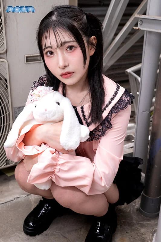 AQUBE-068 – Hikaru Minazuki - Runaway Girl's Wild Fantasy Transformation