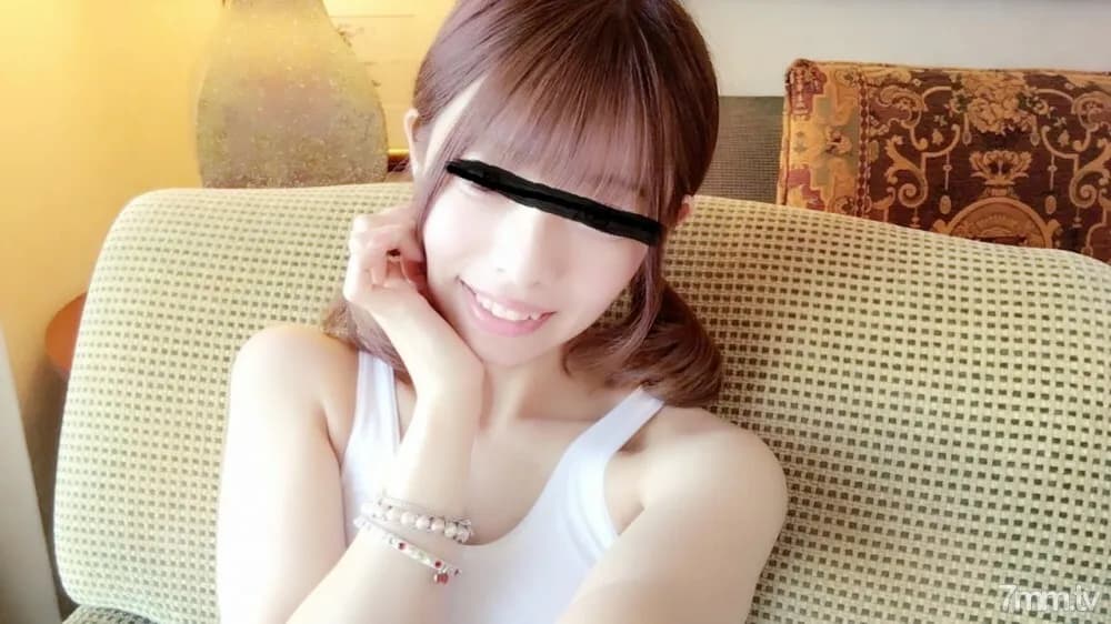 FC2-PPV-1241113 [Self-use ㊙ video self-post] [shaved vagina tight] <very cute original reading model Loli gal> White school water is lotion "I can't stand itching ♪" I made you masturbate with a thick dildo rice field