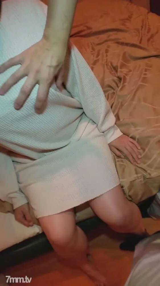 FC2-PPV-1464573 [Individual] Plump young wife, supposed to be the price of debt, can not resist pleasure and seeks the second stick of another person