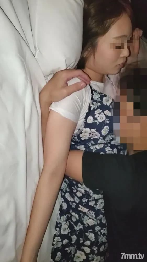 FC2-PPV-1497703 fc2-ppv 1497703 Limited [Individual] A plump young wife, screaming vaginal cum shot as she seeks another stick himself and is blamed for electric massage