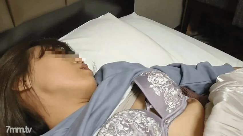 FC2-PPV-1643694 [Individual] Mama's Volleyball Mother of 2 children.  - A sweaty body after practice is violated with another person's stick more than the debt and drips other person's juice