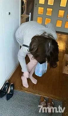 FC2-PPV-1675088 [3P Real NTR] During the day when her husband is away at work, a married woman brings in two men and cums on the bed sleeping with another person's meat stick and her beloved husband