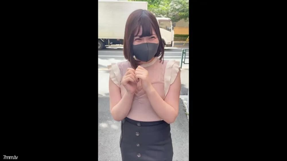 FC2-PPV-1884526 FHD High Quality / Uncensored  I brought a modern girl with a lovely smile to my house for sex! After enjoying her huge breasts that don't fit in her bra, I creampied her! *Face-revealing review bonus available