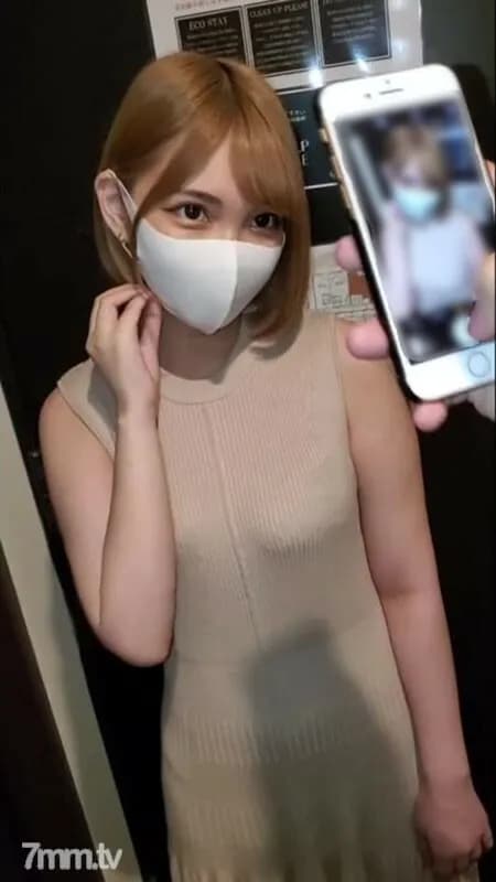 FC2-PPV-2226107 Up to 26 1480 No  Cheeky fair-skinned half-beautiful woman. It threatens a strong woman with power, and unlicensed vaginal cum shot in the back of the vagina by playing with the woman's body as much as she wants.