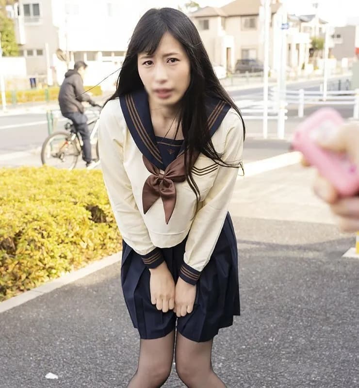 FC2-PPV-2937022 [Sailor suit remote control] When I put a remote control on a black stocking J type with slender legs on the road, it crumbled and crumbled down.