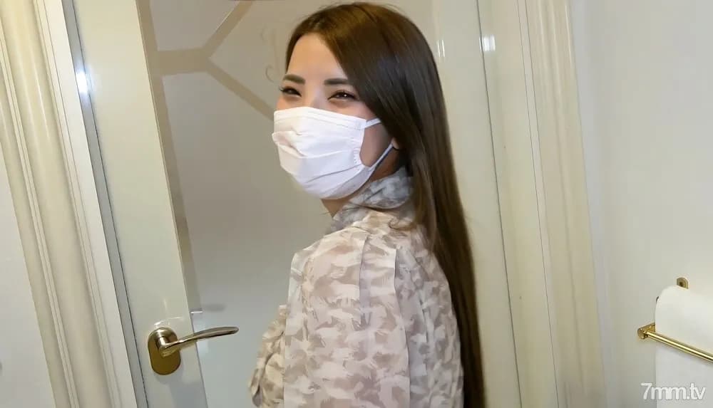 FC2-PPV-3073926 No  Do you like beautiful older sisters? Outstanding style and super beautiful legs ♥ Tsundere beauty esthetician! *Review benefits/high image quality Ver.