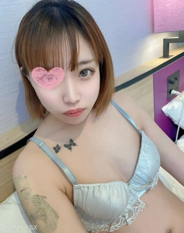 FC2-PPV-3244311 End of month special sale for one week only 2480 → 980 A Russian woman who was deceived by her financially-poor bandman boyfriend and had her POVs scattered all over the world.