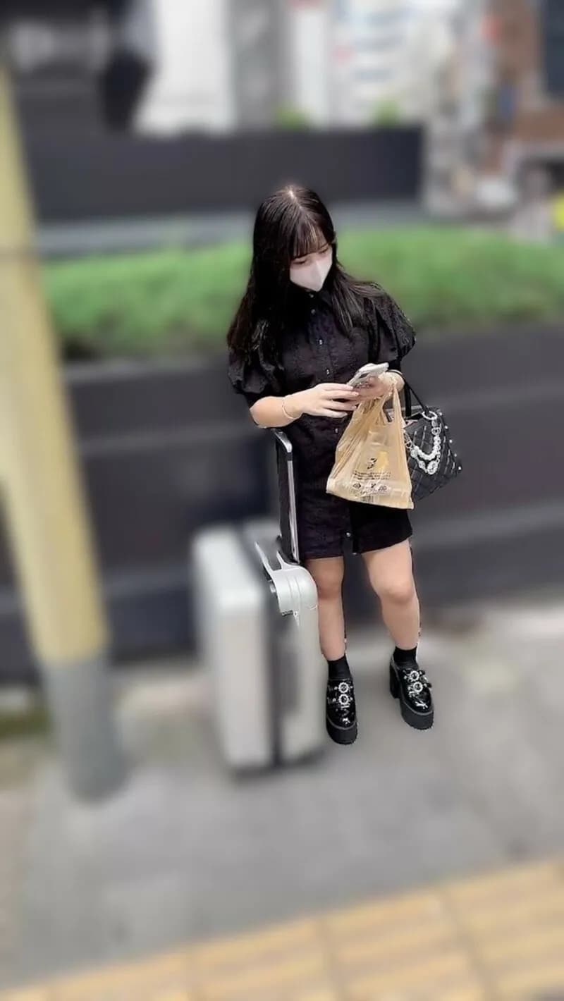 FC2-PPV-4573871 Handjob  I get really excited when I make a half-Japanese beauty with beautiful eyes say dirty words while looking up at me. "Are you going to come...? Please cum all over me♡♡"