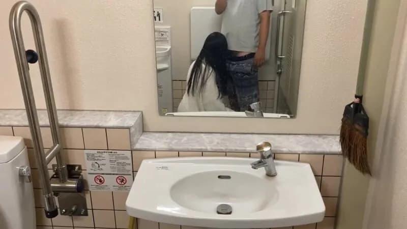 FC2-PPV-4672645 A part-time worker at a company can do whatever he wants to a pregnant woman who has no money in the middle of the night in the toilet lol