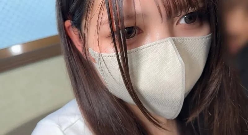 FC2-PPV-4713731 Completely amateur  A 19-year-old who is cute but too erotic. It's a dangerous day, but I'm going to insert it raw. It feels so good that I can't stop moving my hips and I cum inside her.