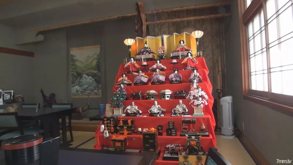 FC2-PPV-896520 Half price 500 yen  Raw sex on the table from the morning Continue licking the anus for 10 minutes and vaginal cum shot "You put your tongue in the anus with the morning sun in the background. Don't feel bad." Affair hot spr