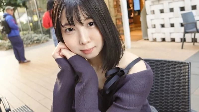 SIRO-5489 "【Is this gap amazing?】 A calm nursery teacher who is popular with parents is sexually frustrated. She has a pure face, but she wears underwear like this all the time... The sight of her shaking her hips on her own is too erotic! ... &quot